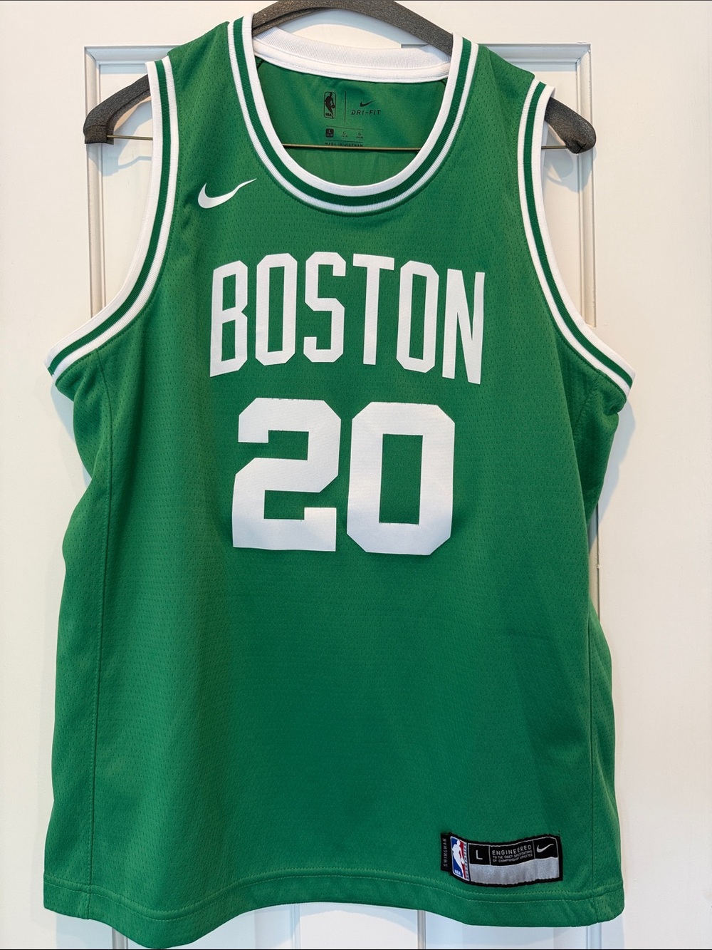 Authentic Nike Dri-Fit Green Boston Celtics Hayward jersey. Youth Large